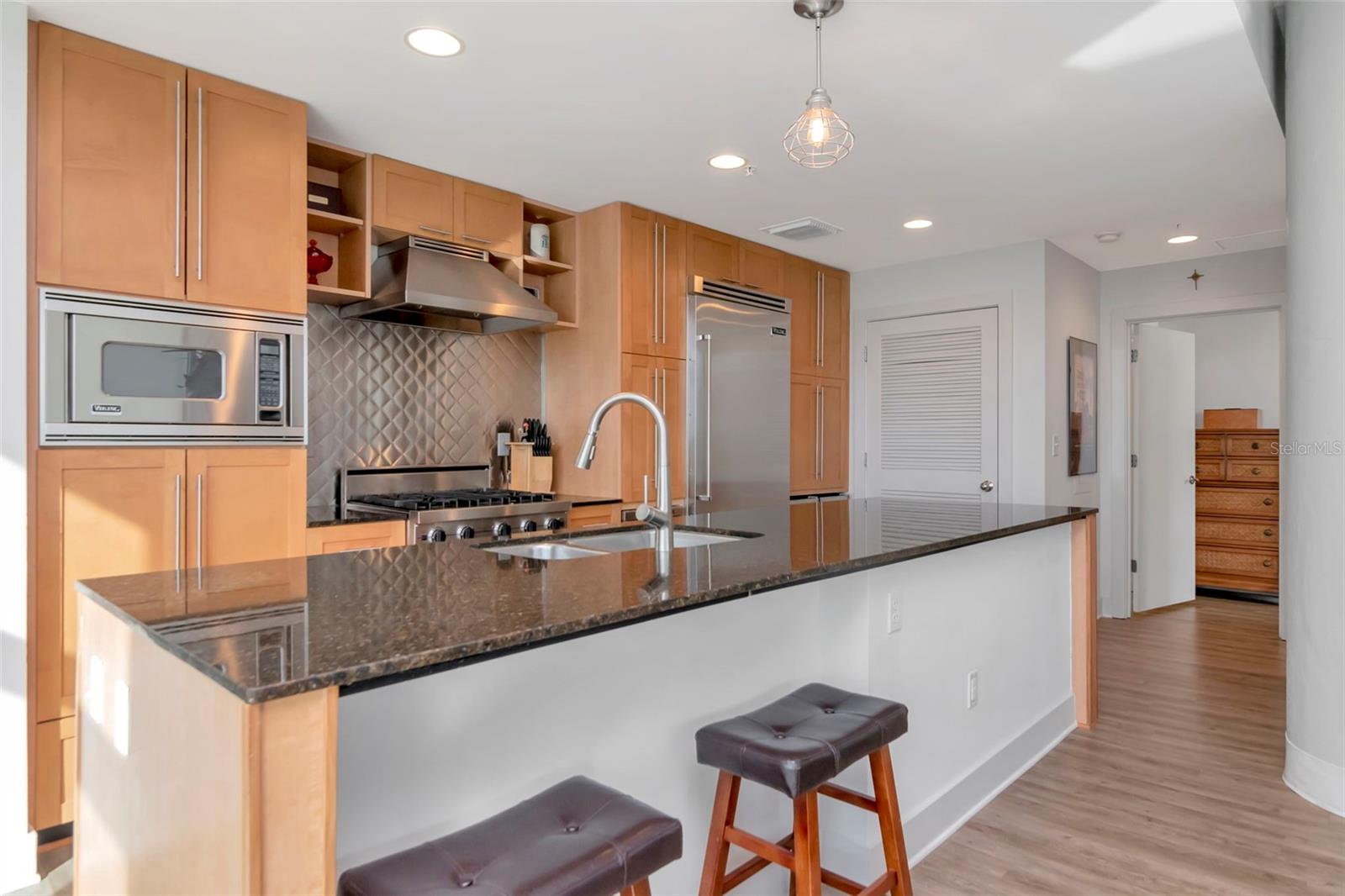 Listing photo id 13 for 1208 Kennedy  #914