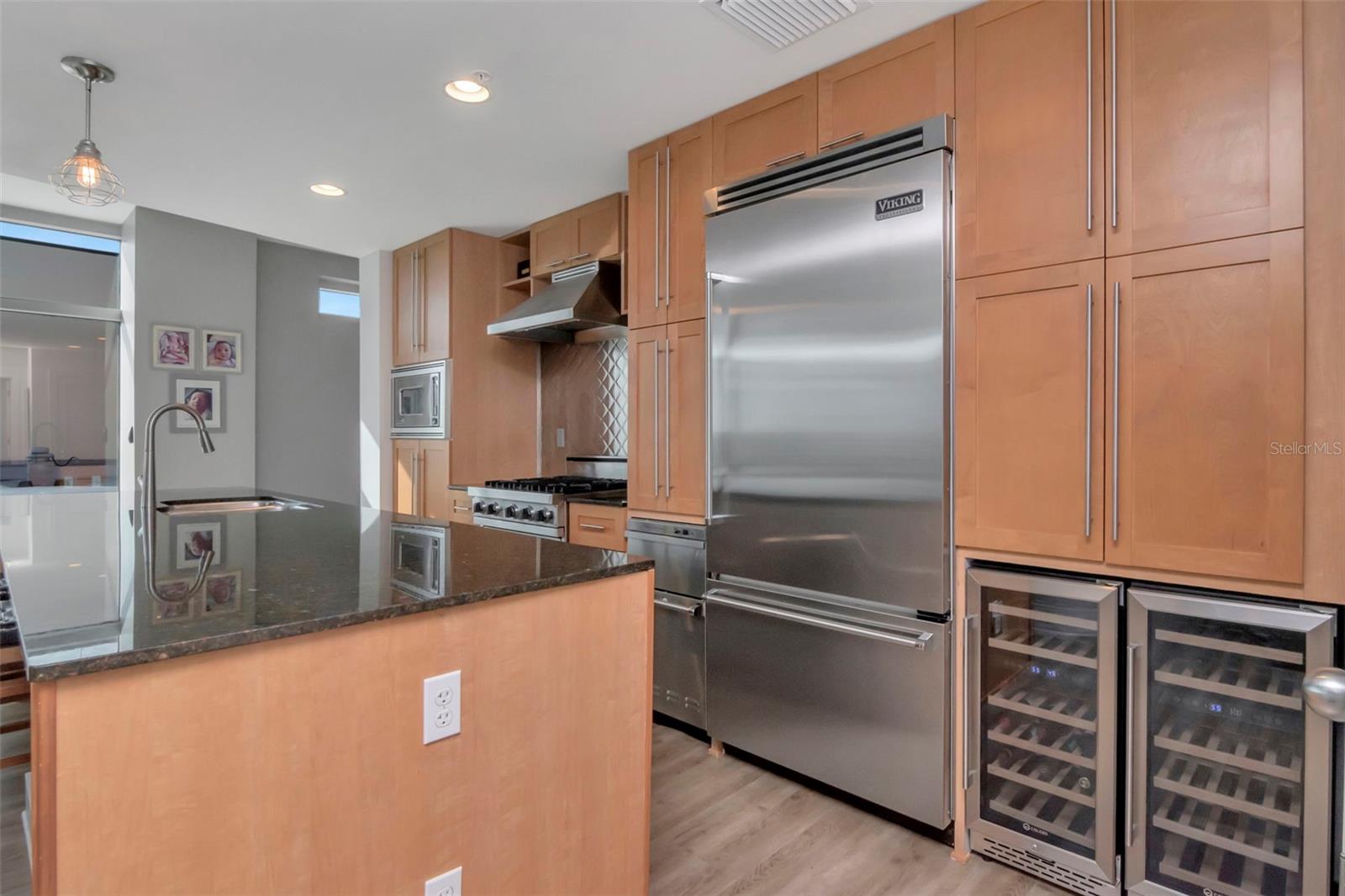 Listing photo id 18 for 1208 Kennedy  #914