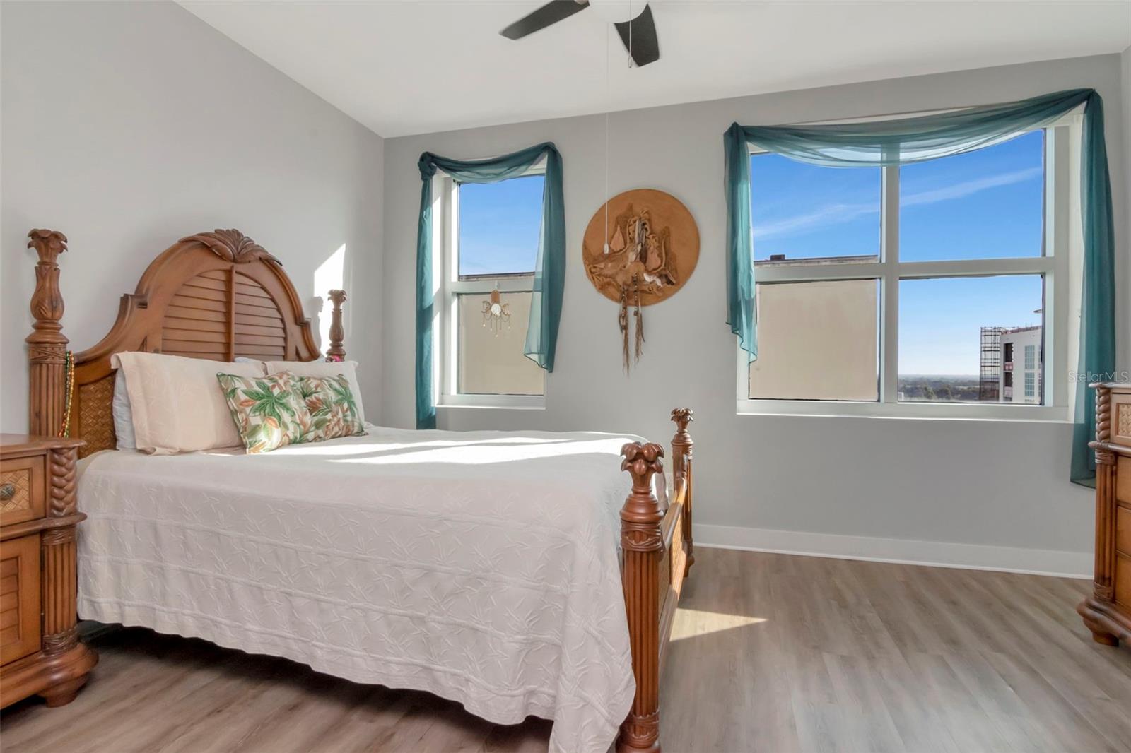 Listing photo id 23 for 1208 Kennedy  #914