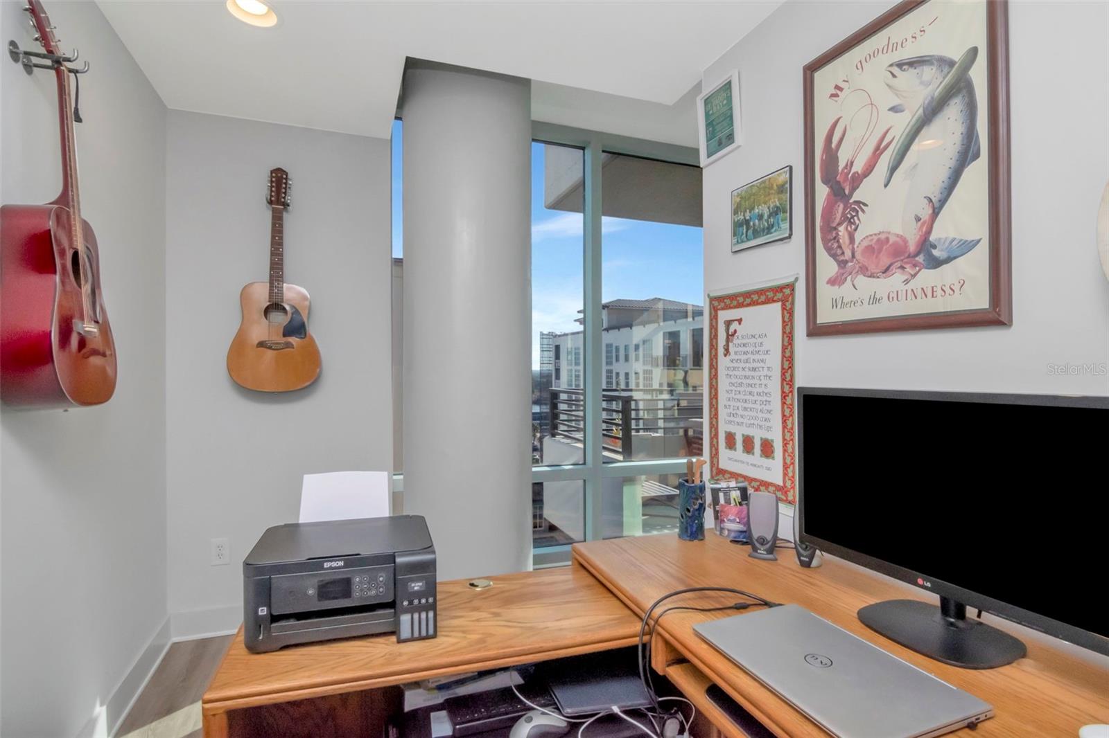 Listing photo id 31 for 1208 Kennedy  #914