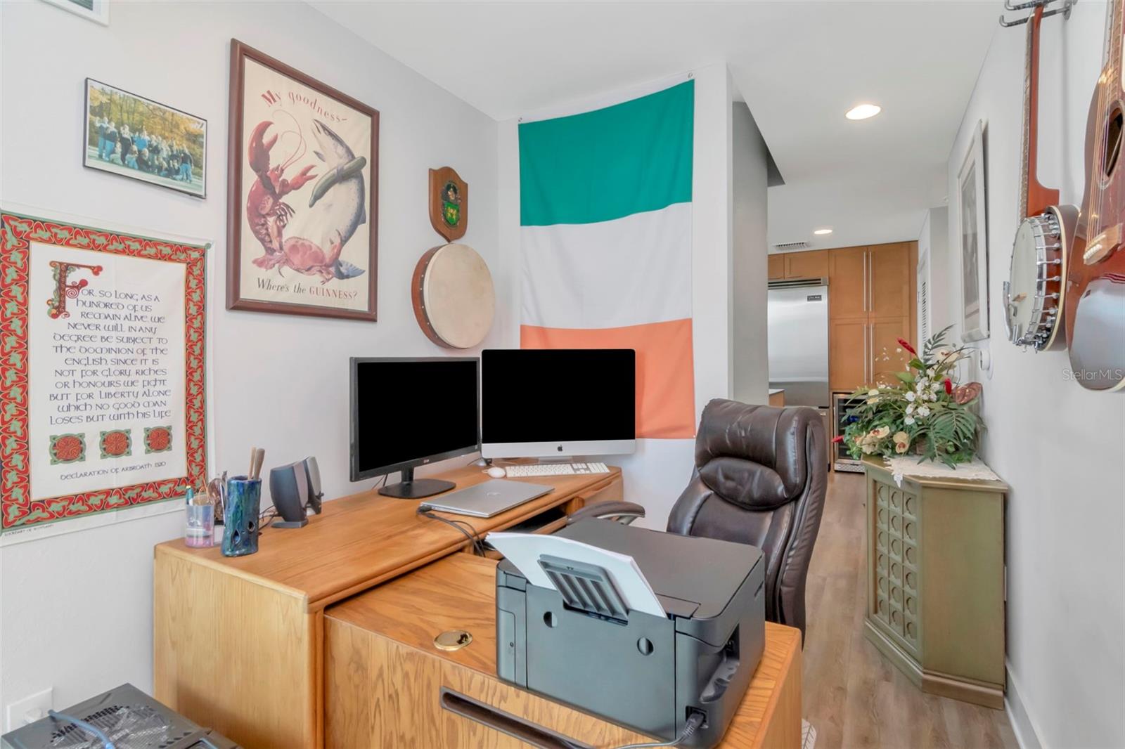 Listing photo id 33 for 1208 Kennedy  #914