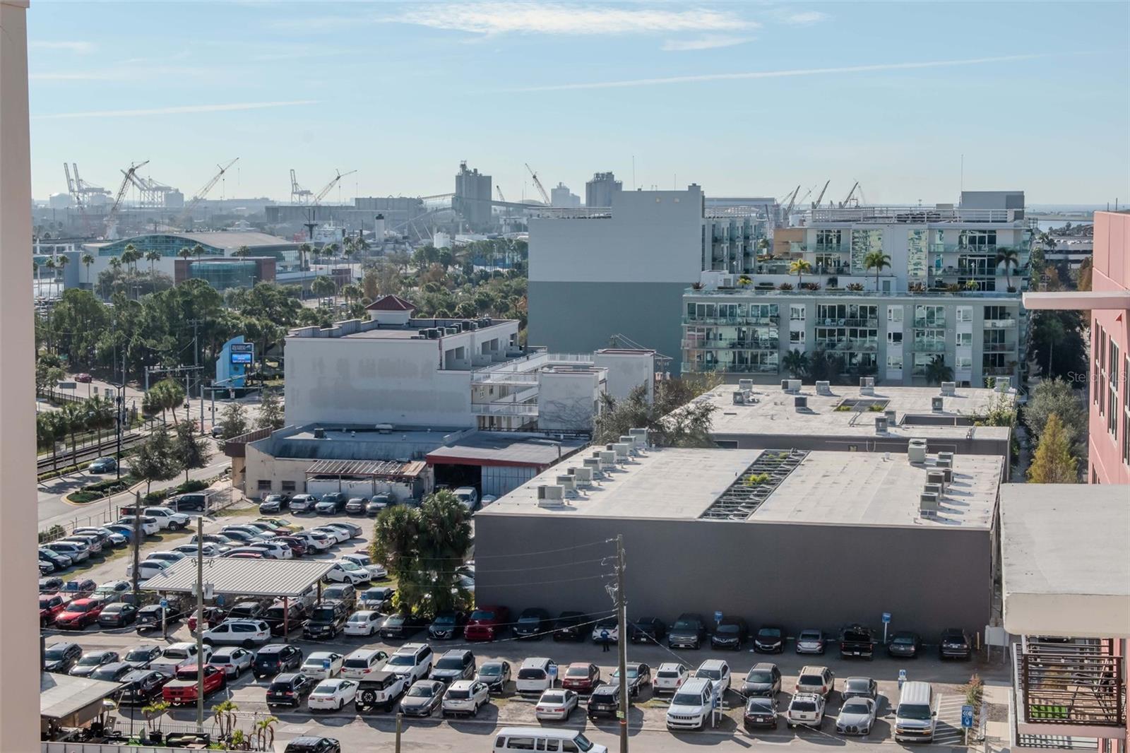 Listing photo id 53 for 1208 Kennedy  #914