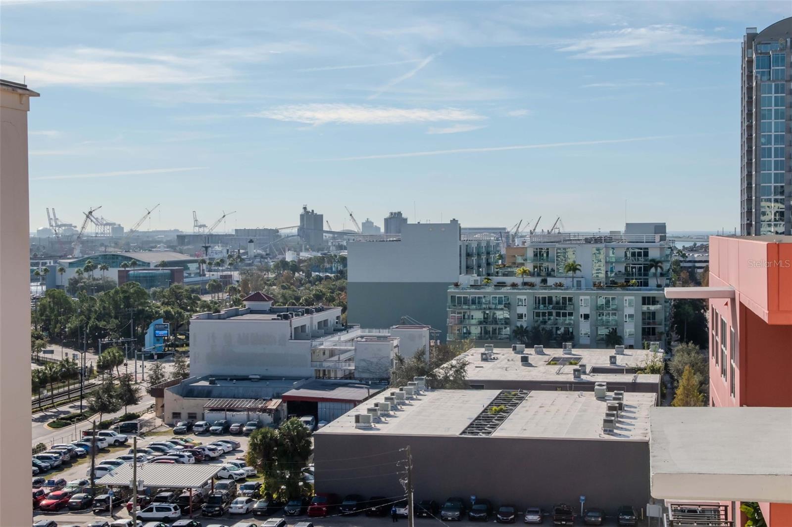 Listing photo id 54 for 1208 Kennedy  #914