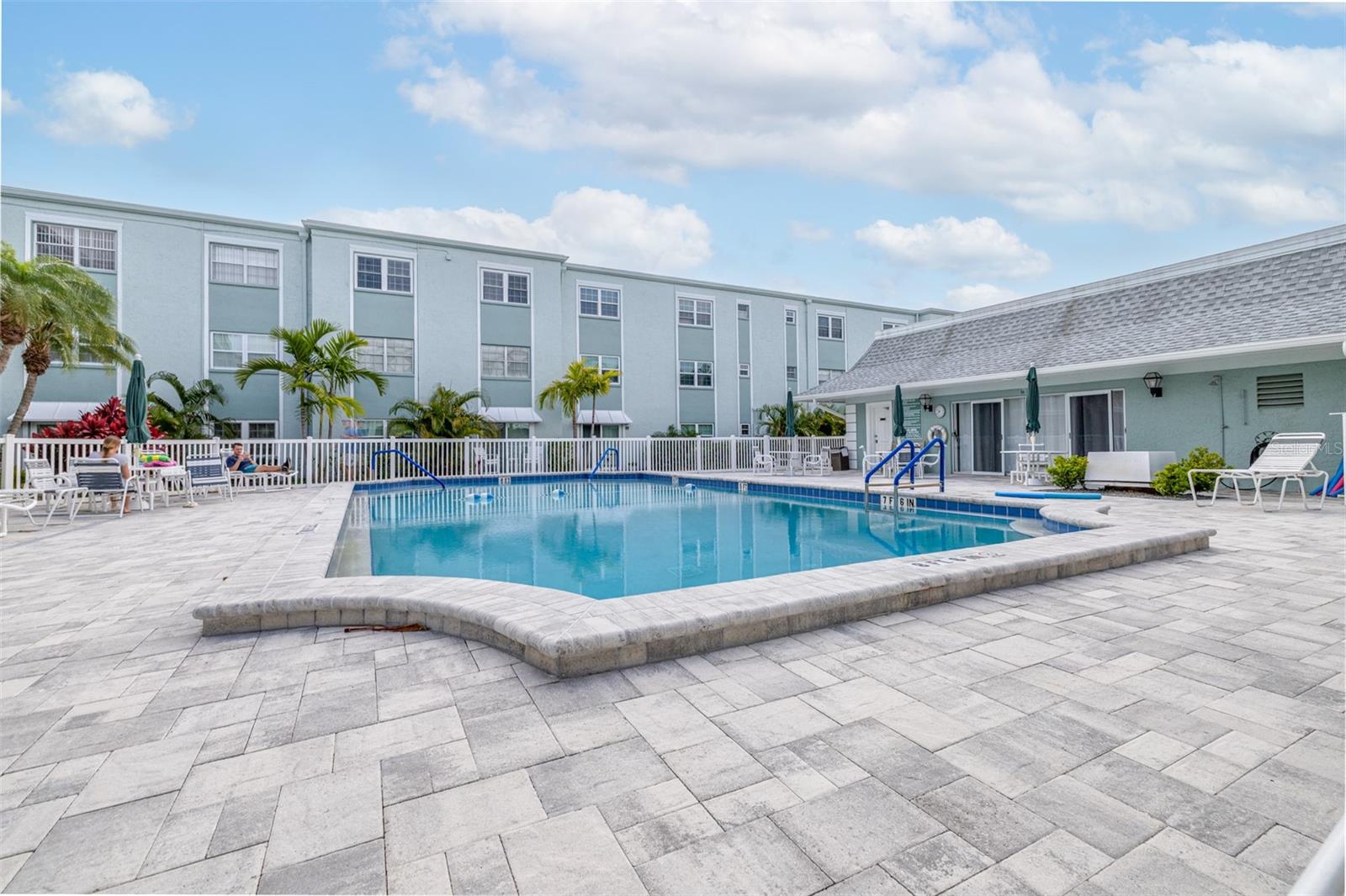 Image 38 of 66 For 1706 Belleair Forest Drive 336