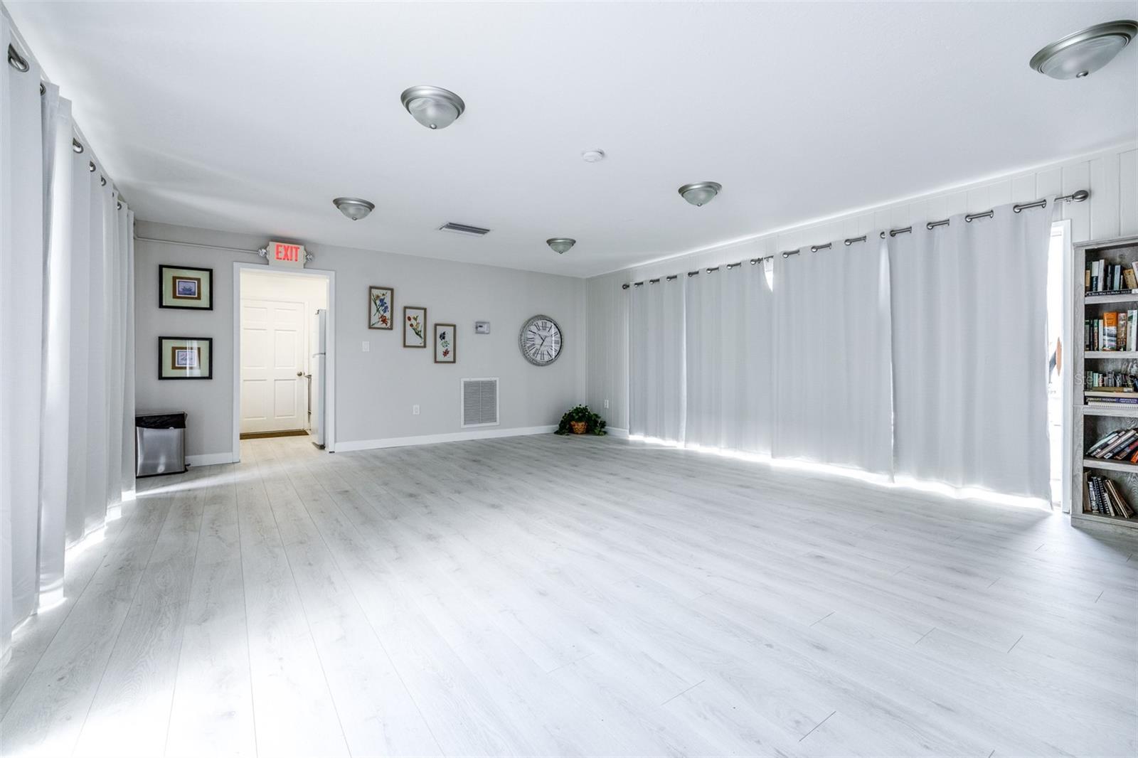 Image 40 of 66 For 1706 Belleair Forest Drive 336