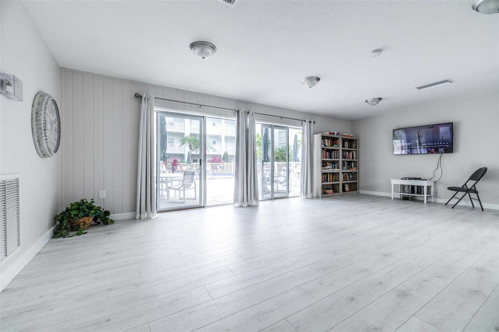 Image 41 of 66 For 1706 Belleair Forest Drive 336