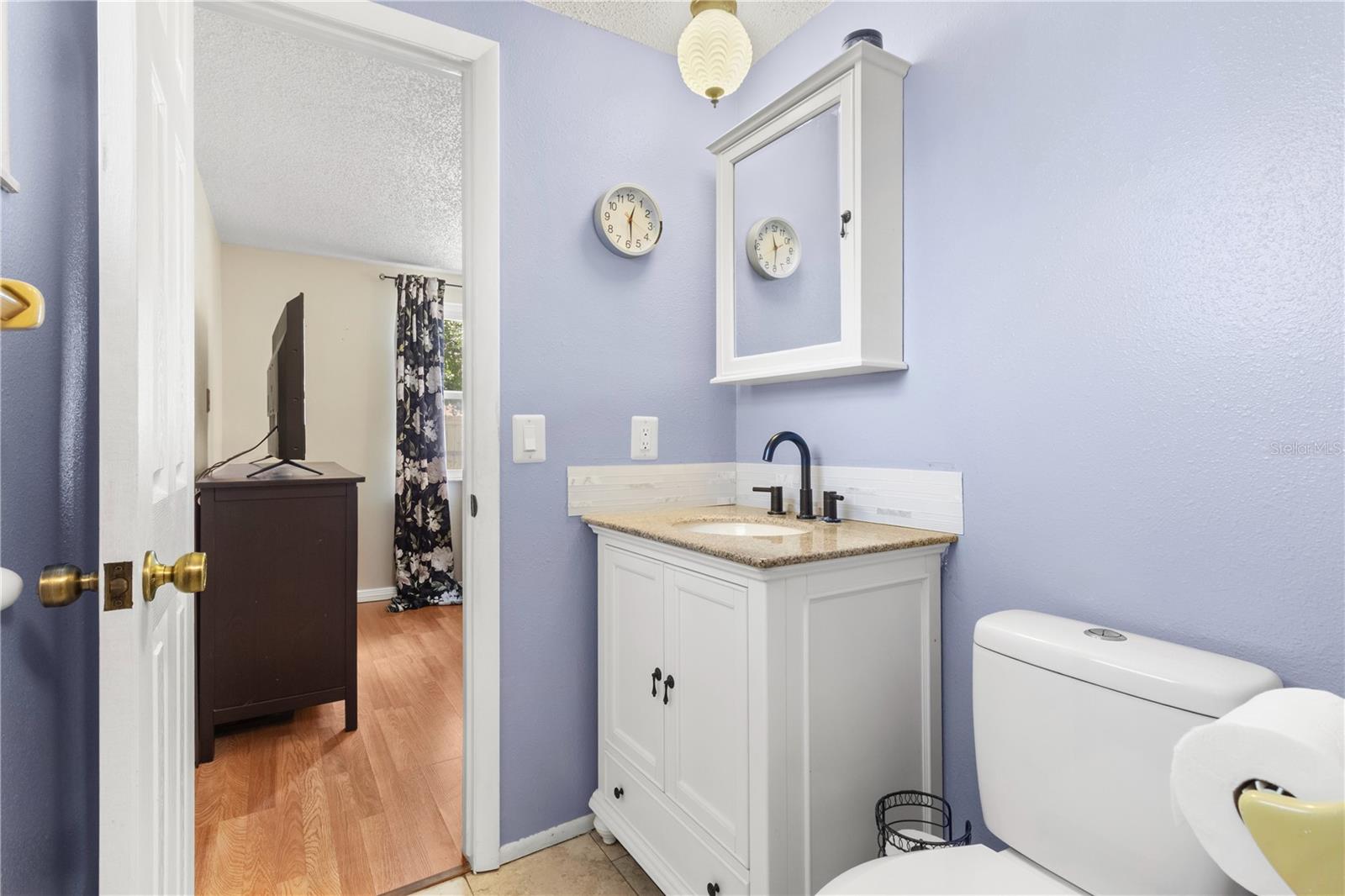 Listing photo id 17 for 2646 61 Avenue N