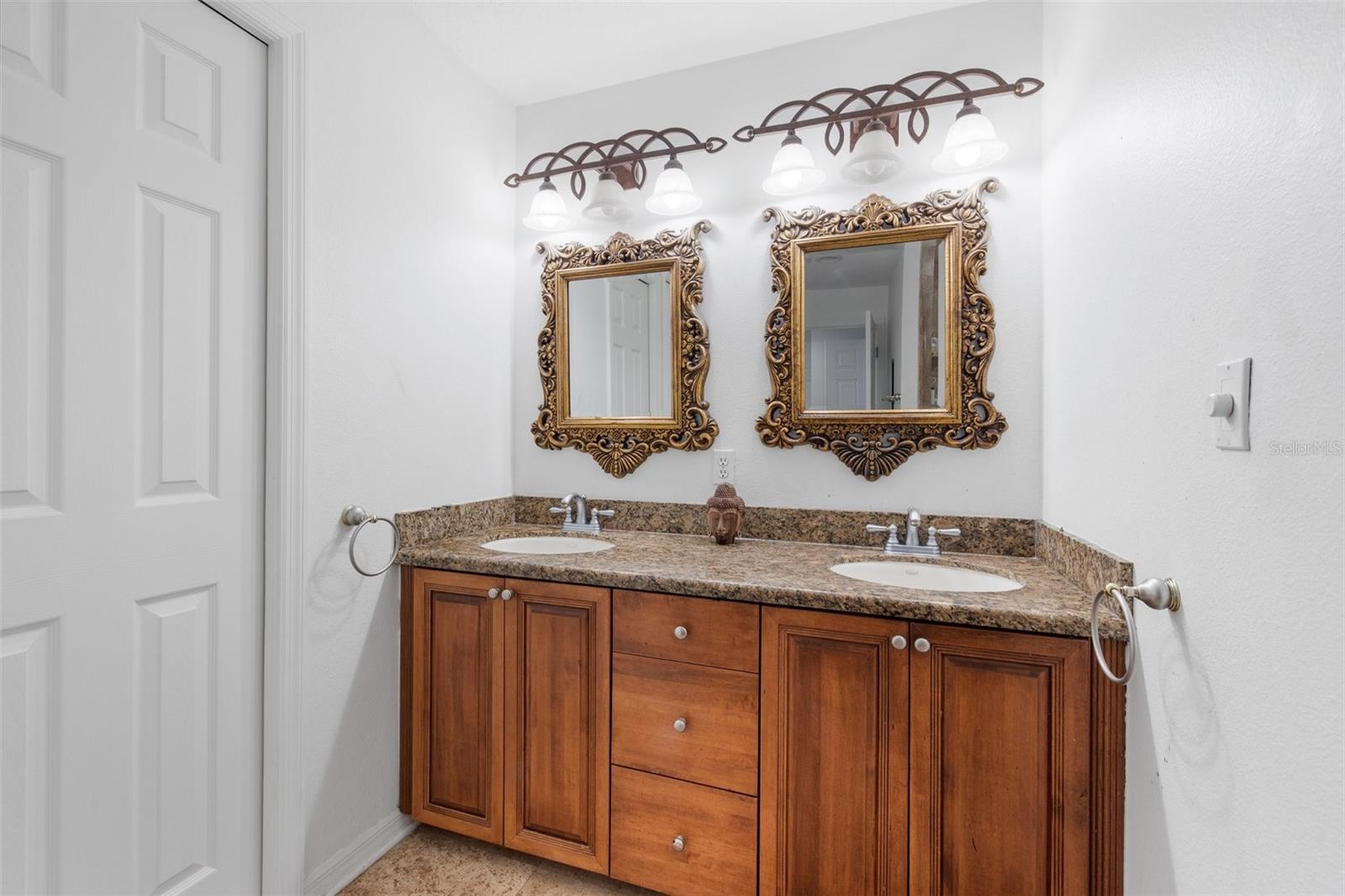 Image 16 of 28 For 2918 Gandy Boulevard A