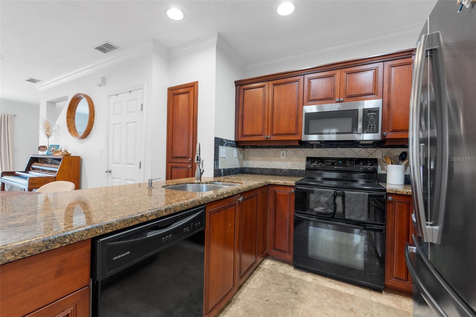 Image 9 of 28 For 2918 Gandy Boulevard A