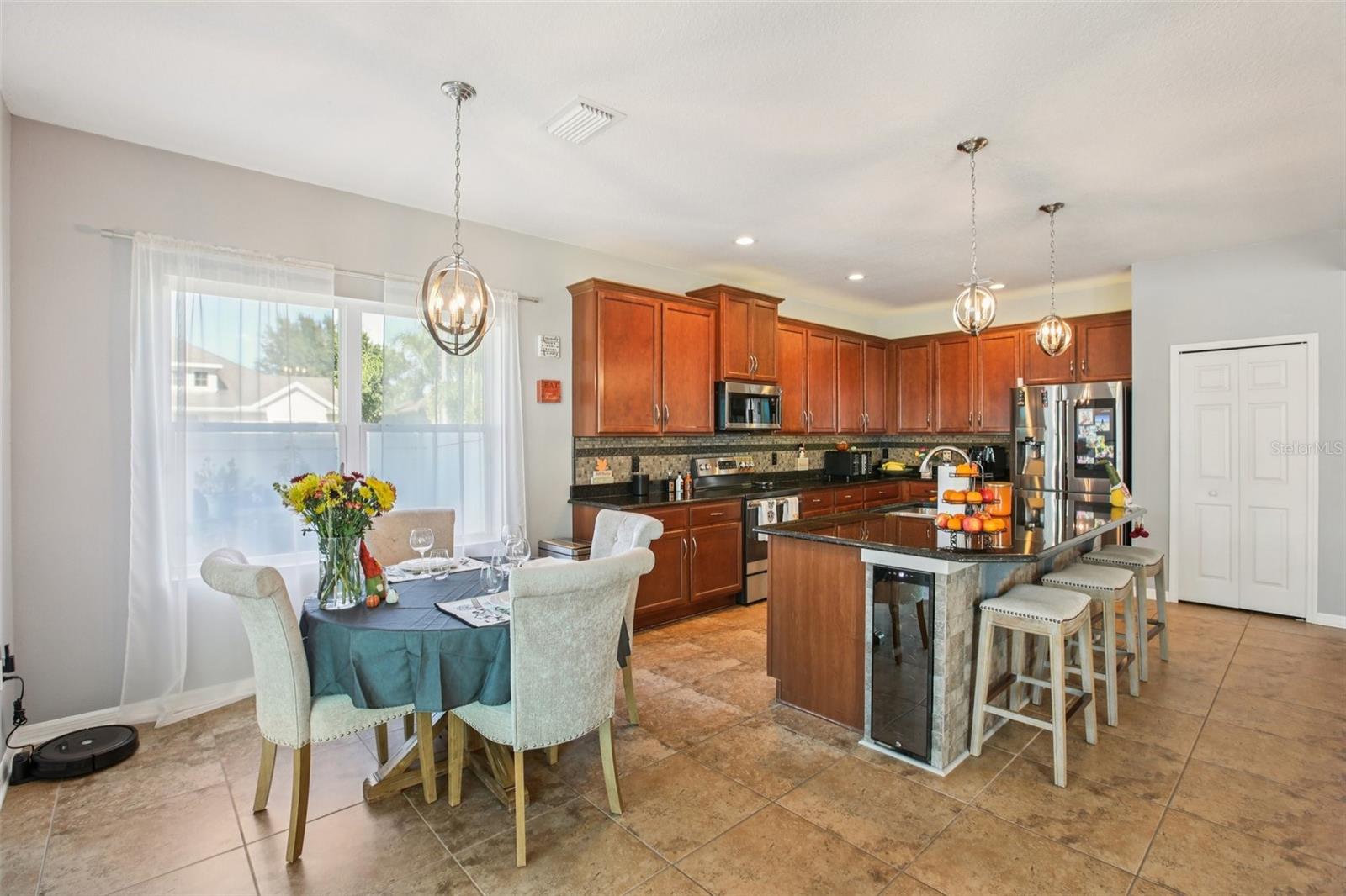 Image 14 of 71 For 2624 Kenchester Loop