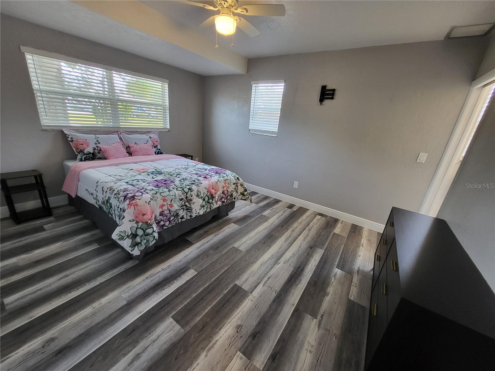 Image 13 of 27 For 5624 Lime Way A