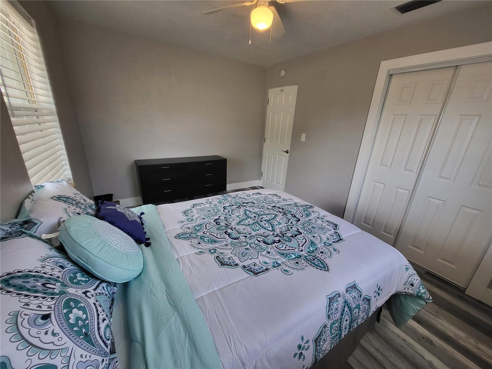 Image 19 of 27 For 5624 Lime Way A