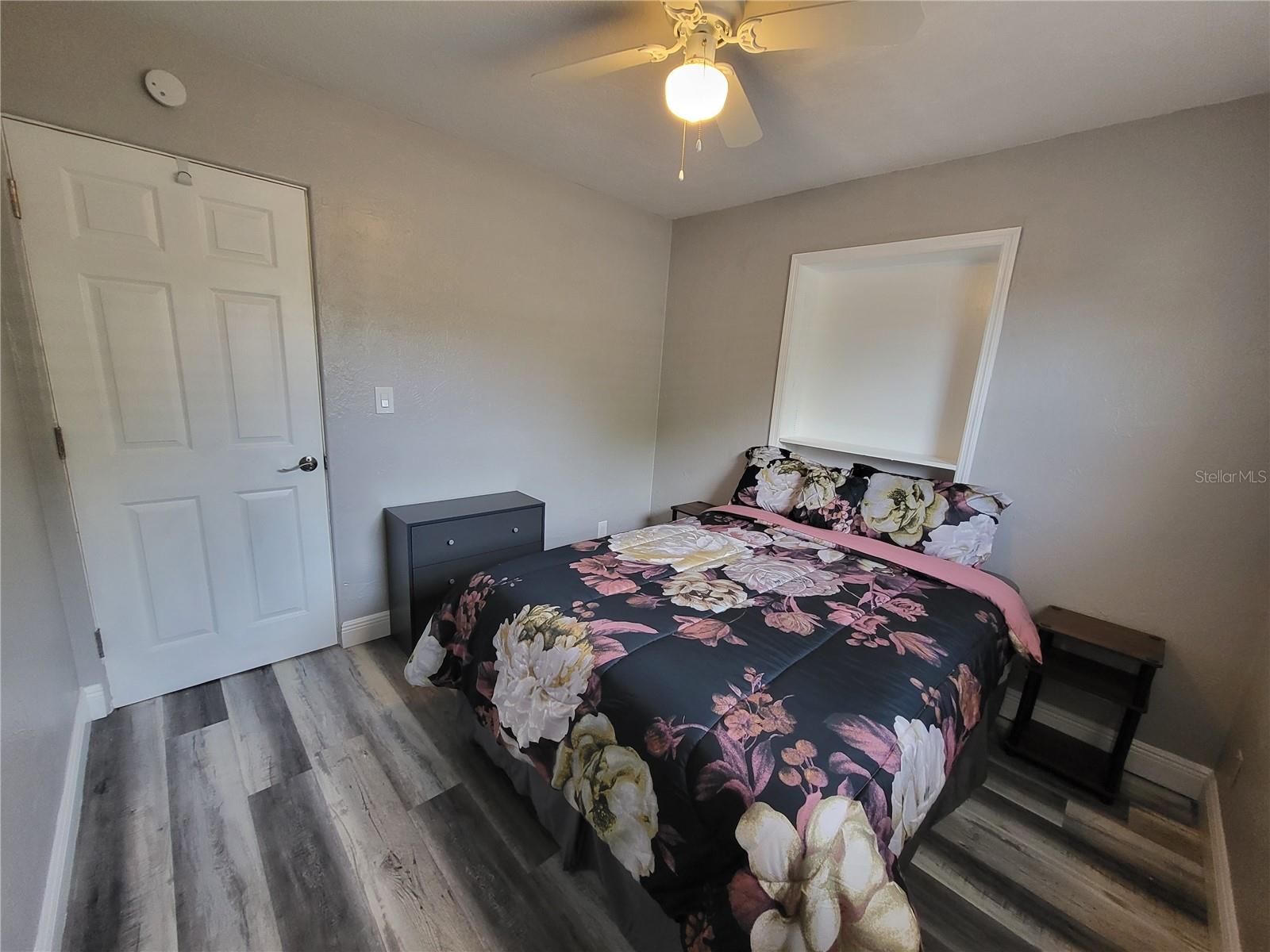 Image 23 of 27 For 5624 Lime Way A