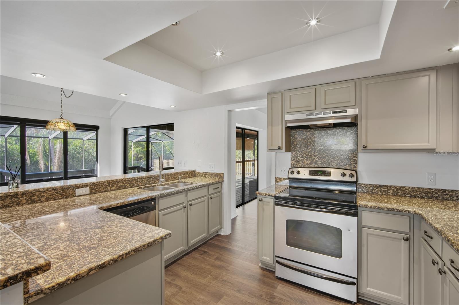 Listing photo id 11 for 109 Holly Tree Lane