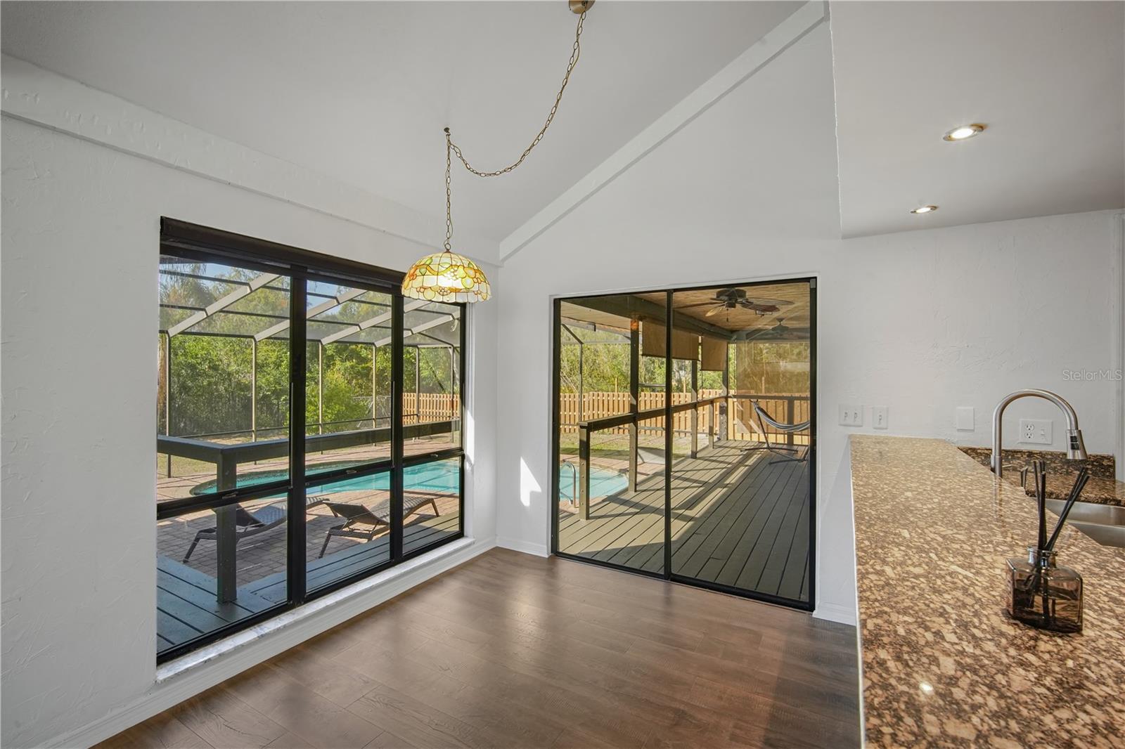 Listing photo id 12 for 109 Holly Tree Lane