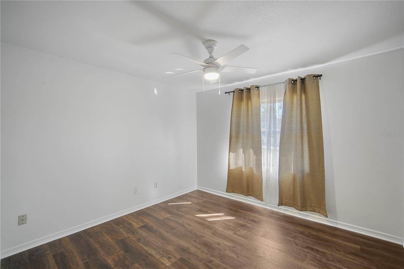 Listing photo id 18 for 109 Holly Tree Lane