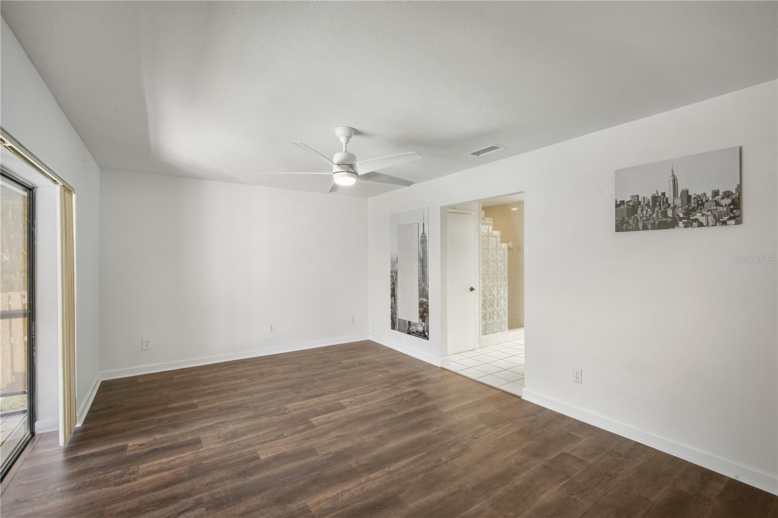 Listing photo id 3 for 109 Holly Tree Lane