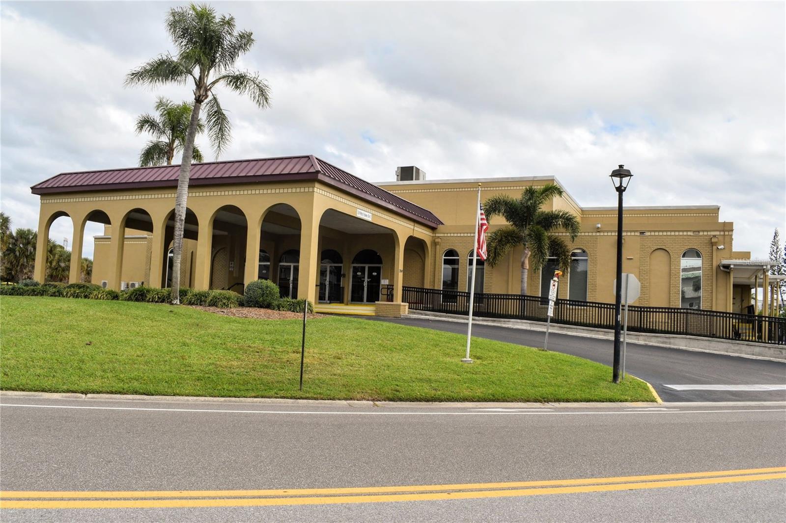 Image 4 of 6 For 2370 Jamaican Street 54