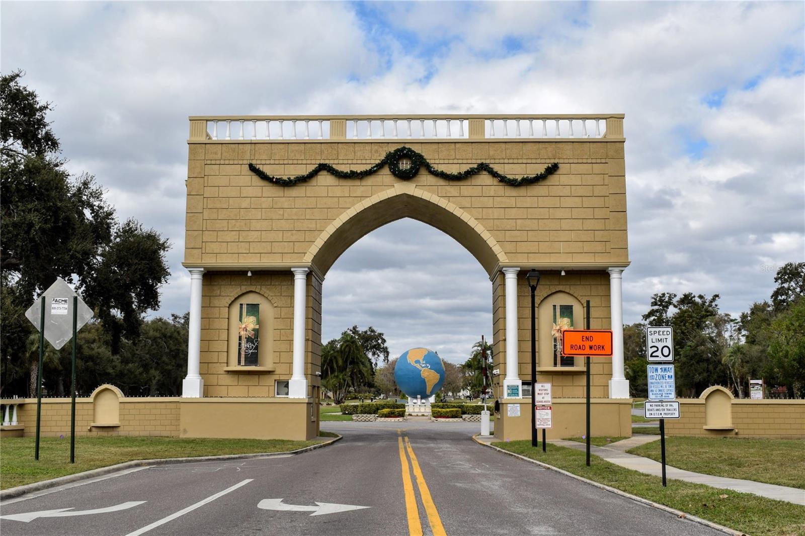 Image 5 of 6 For 2370 Jamaican Street 54