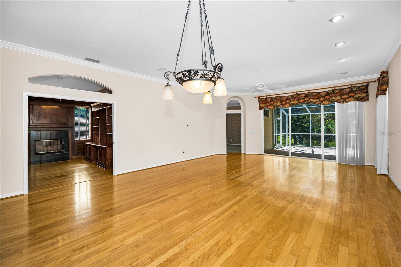 Image 8 of 40 For 4738 Pebble Brook Drive