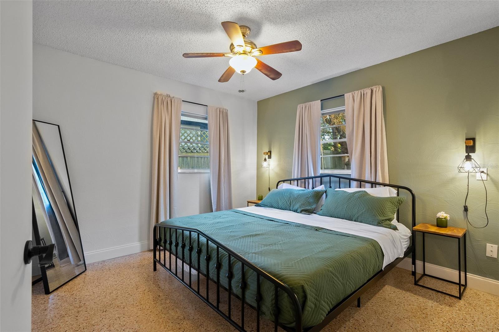 Image 28 of 35 For 314 Alva Street