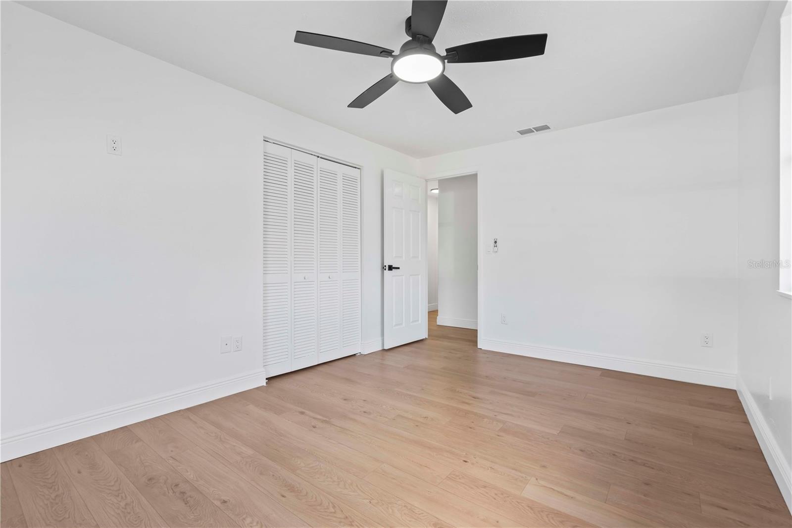 Image 17 of 31 For 10072 Northcliffe Boulevard