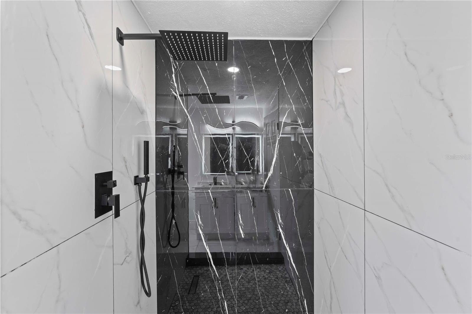 Image 20 of 31 For 10072 Northcliffe Boulevard