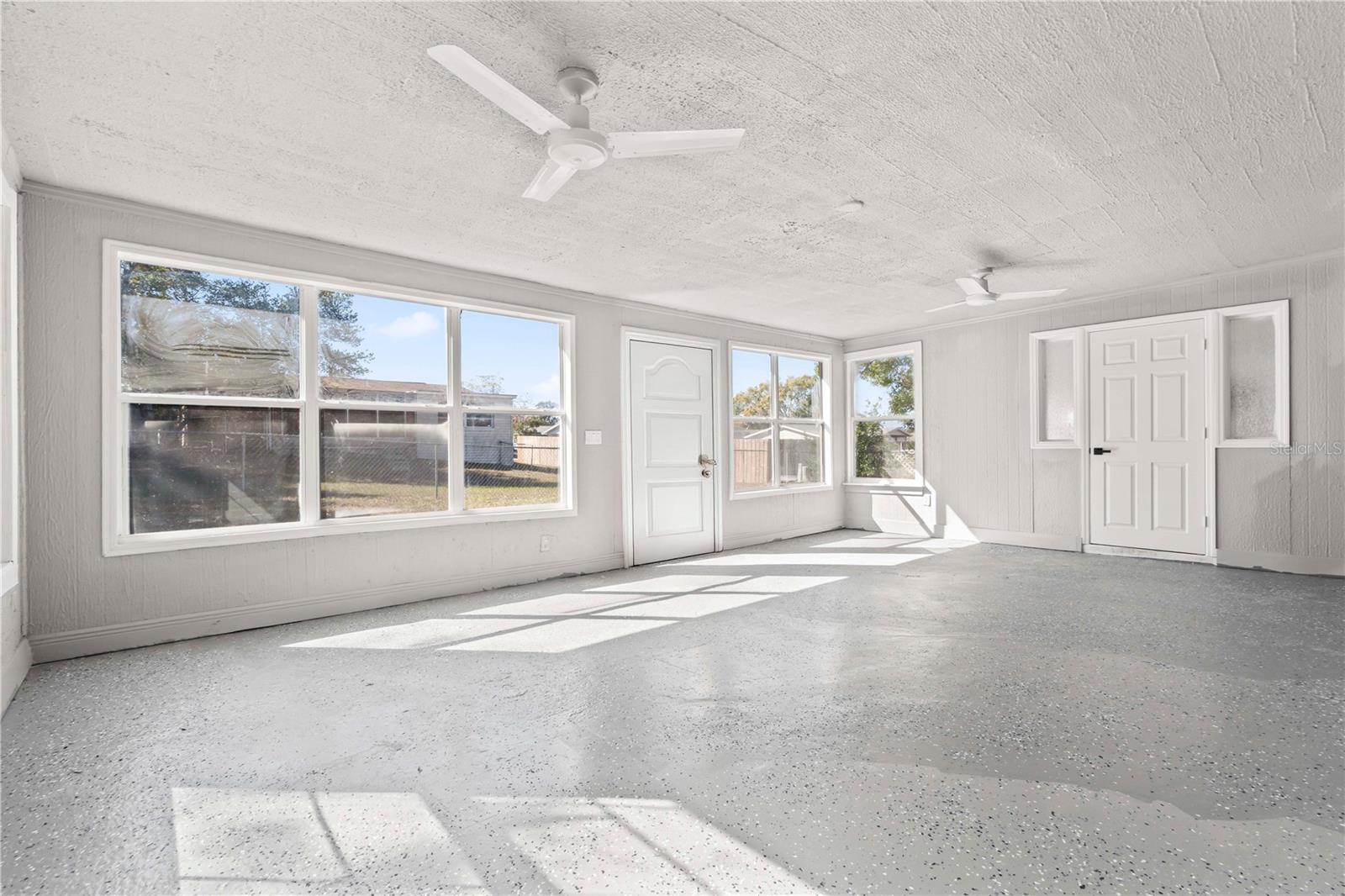 Image 25 of 31 For 10072 Northcliffe Boulevard