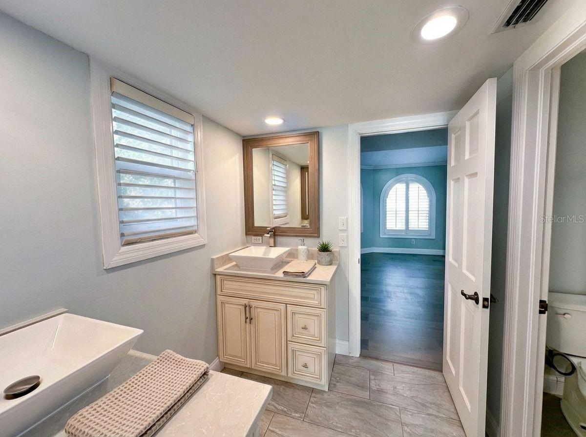 Image 24 of 68 For 504 Hillsborough Street