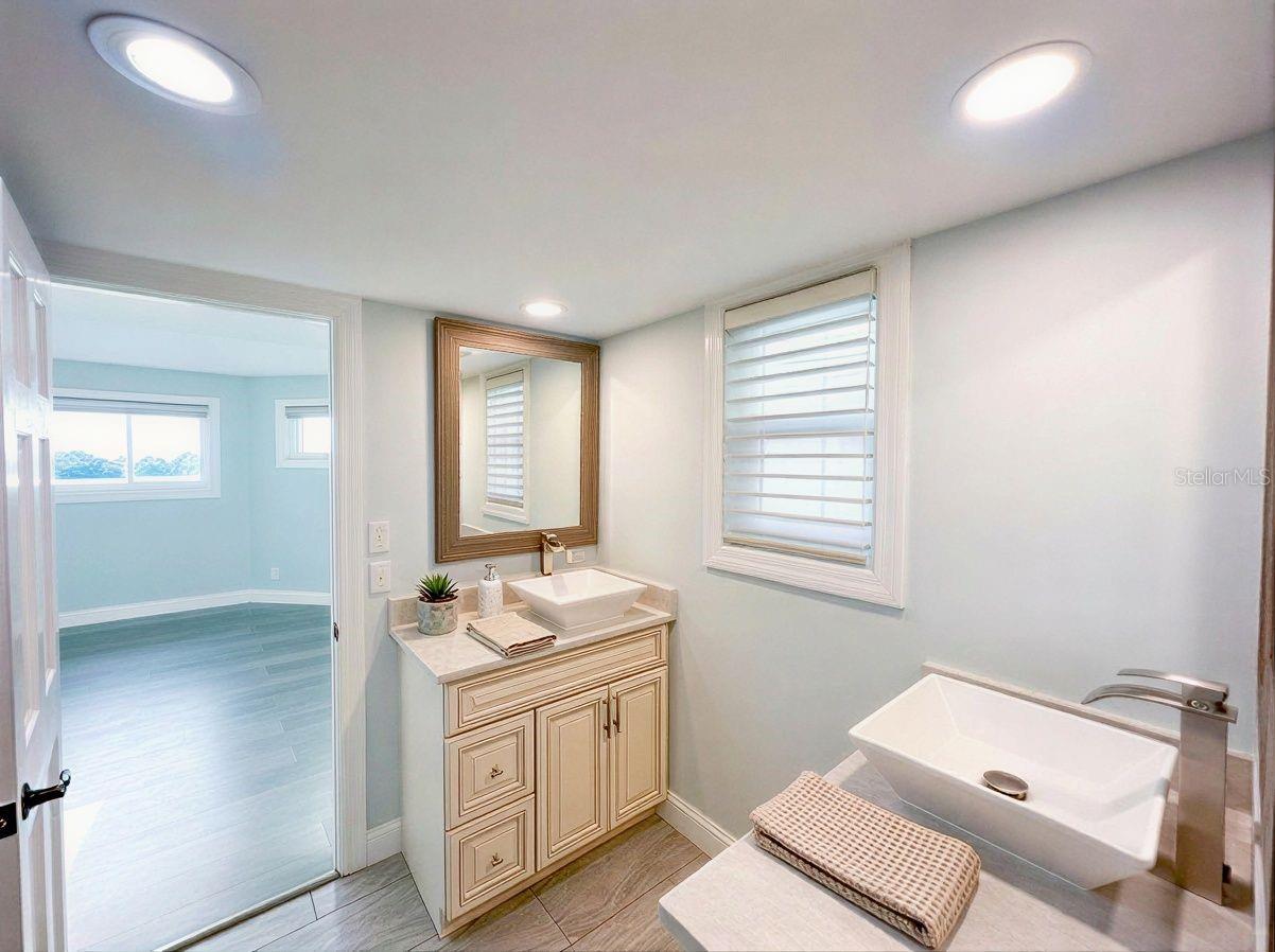 Image 25 of 68 For 504 Hillsborough Street