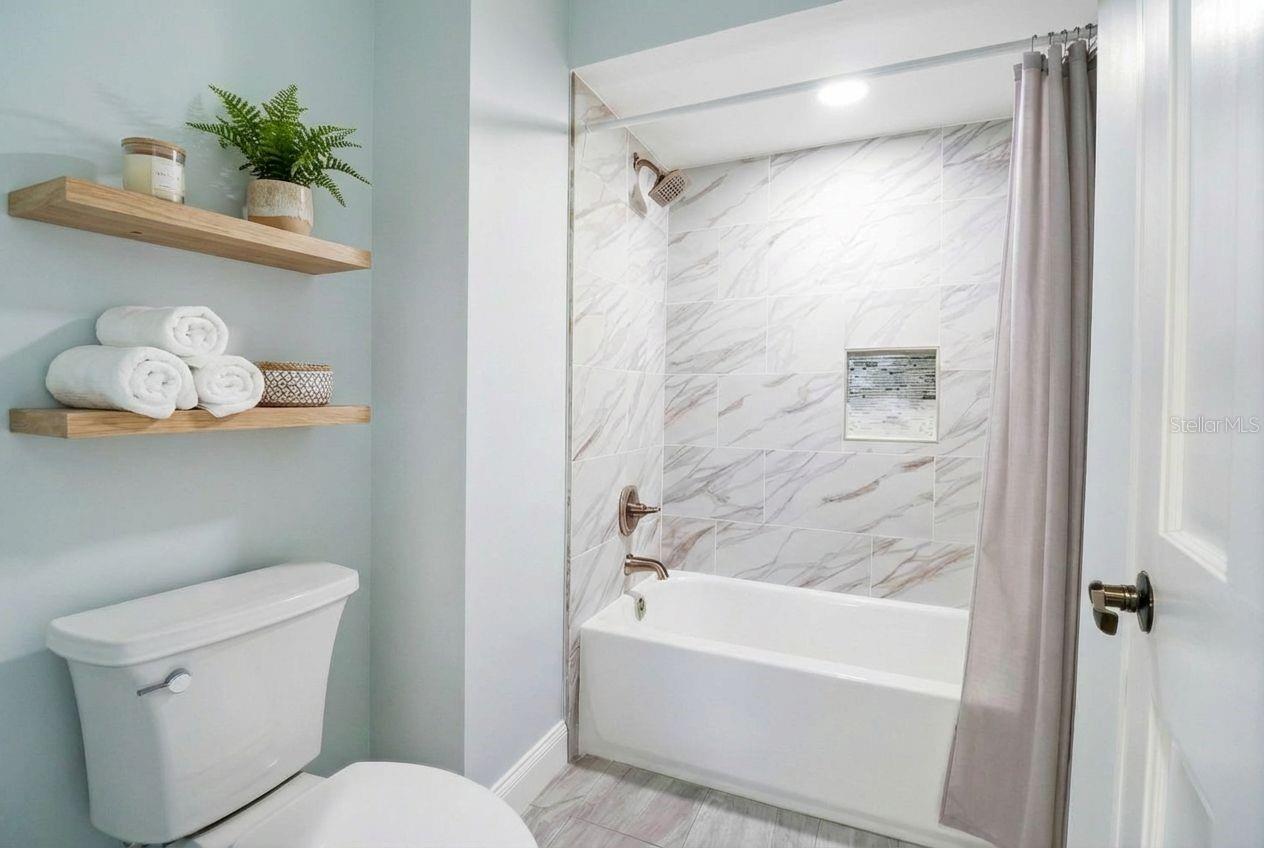 Image 26 of 68 For 504 Hillsborough Street