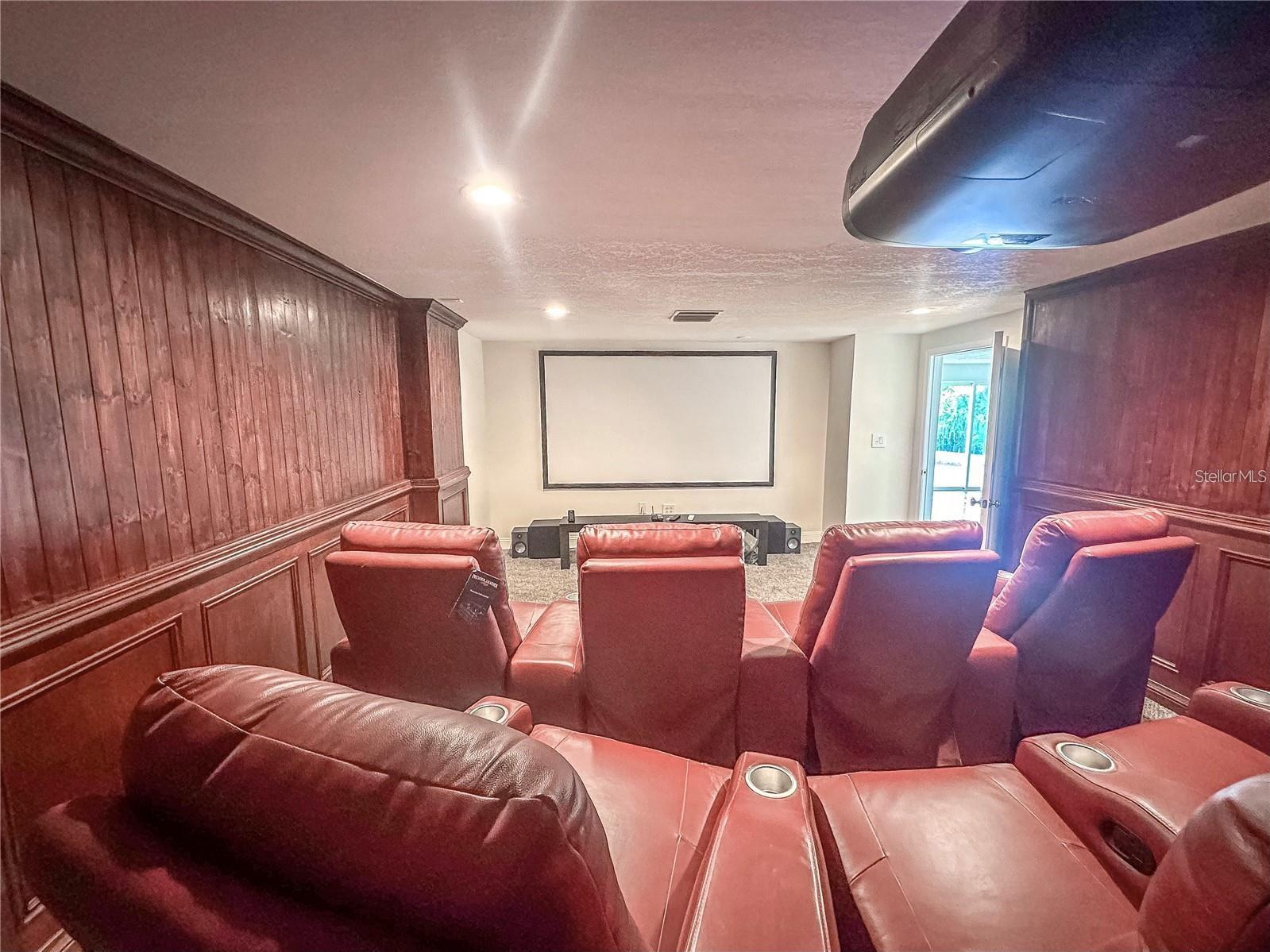 Image 32 of 68 For 504 Hillsborough Street