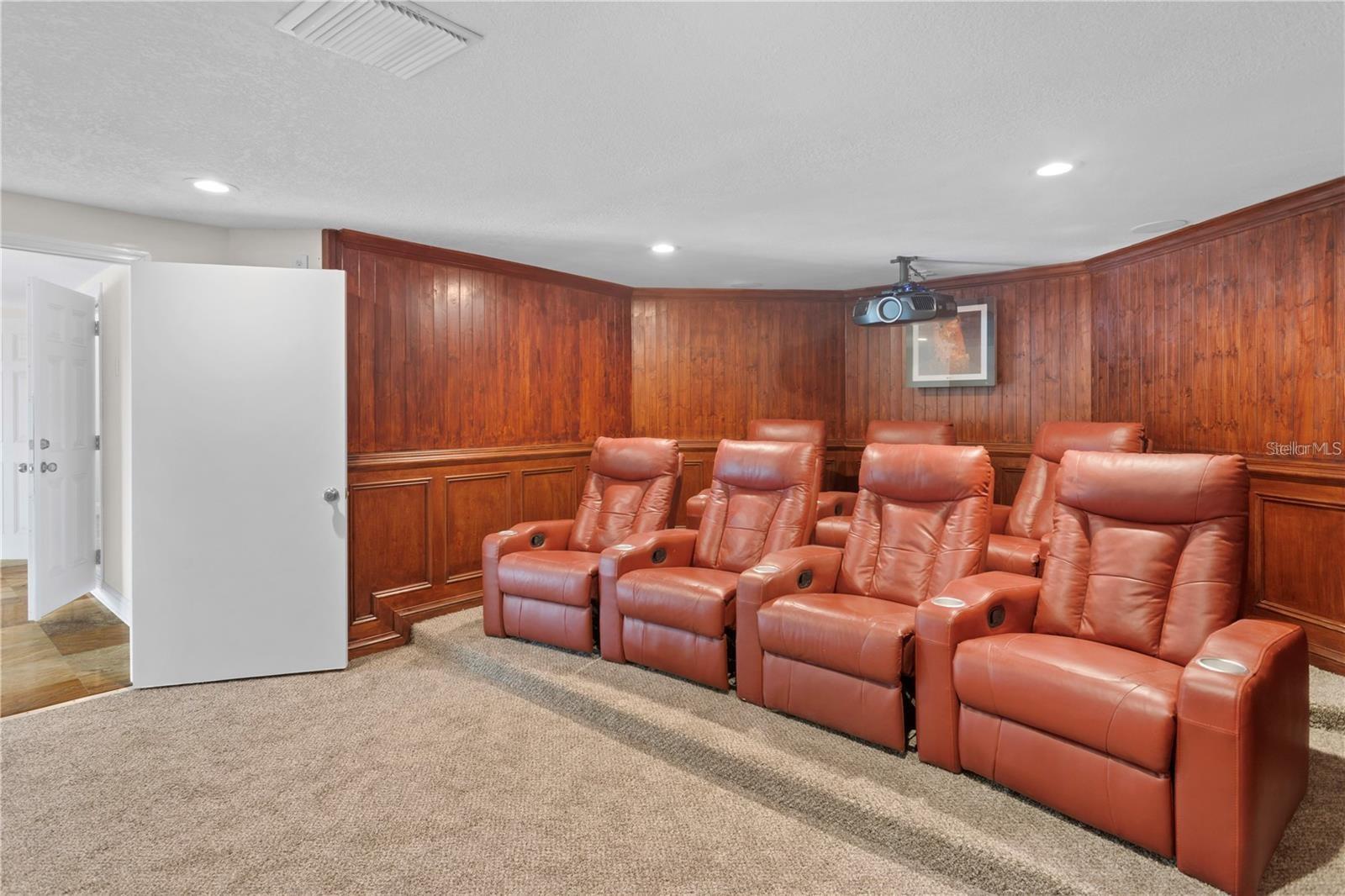 Image 33 of 68 For 504 Hillsborough Street