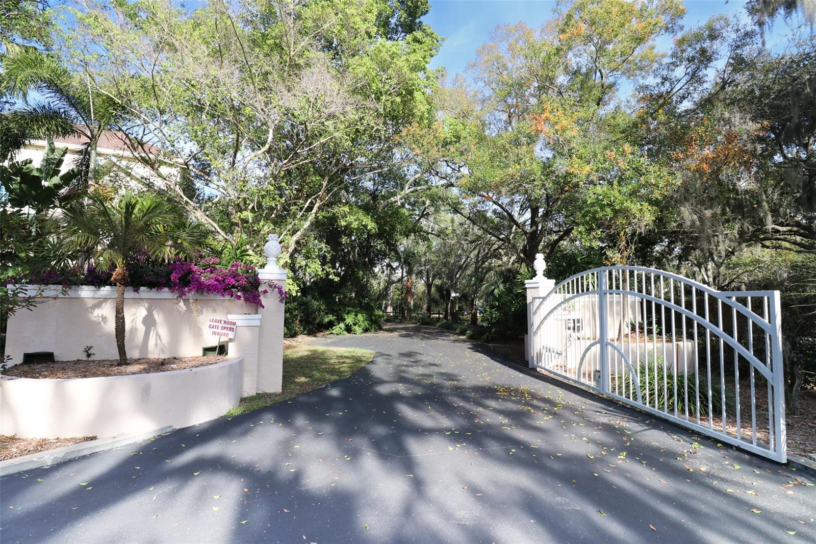 Image 8 of 68 For 504 Hillsborough Street