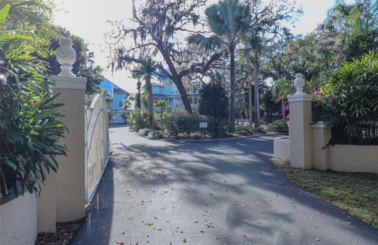 Image 9 of 68 For 504 Hillsborough Street