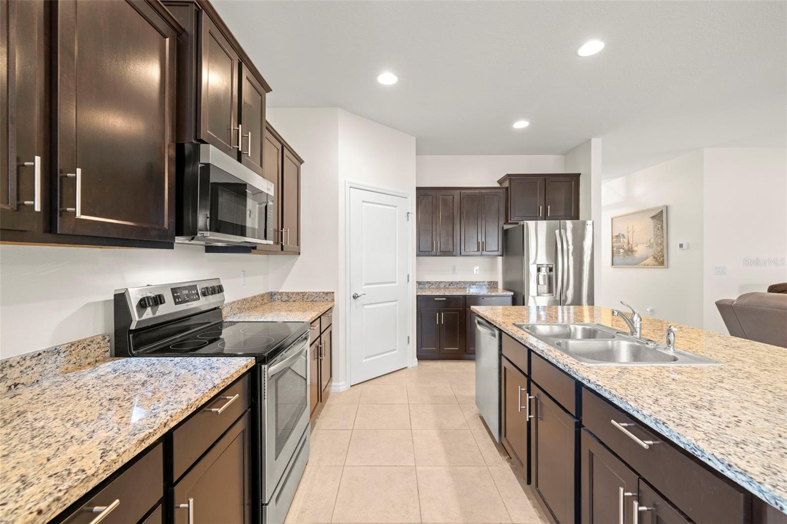 Image 11 of 39 For 13562 Paddington Way