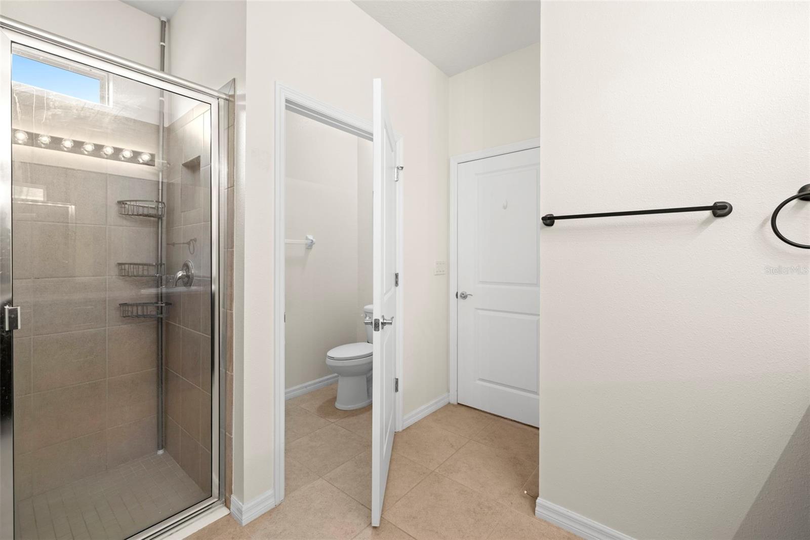 Image 21 of 39 For 13562 Paddington Way