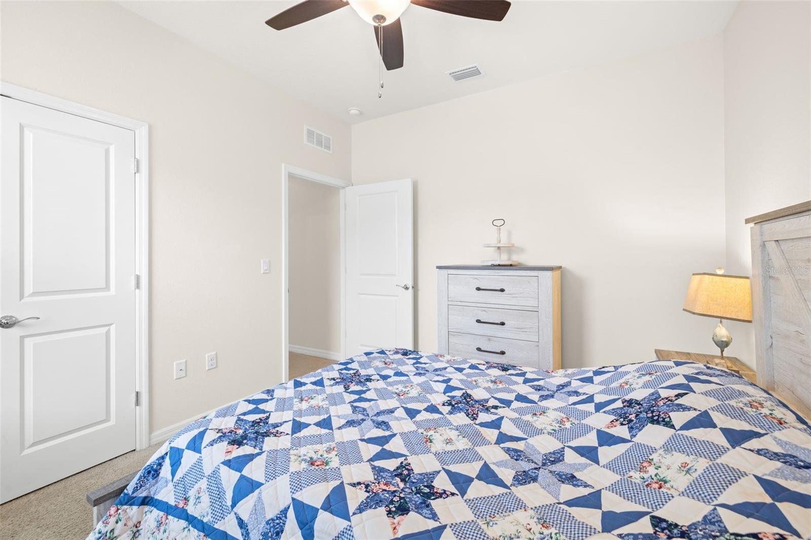 Image 26 of 39 For 13562 Paddington Way