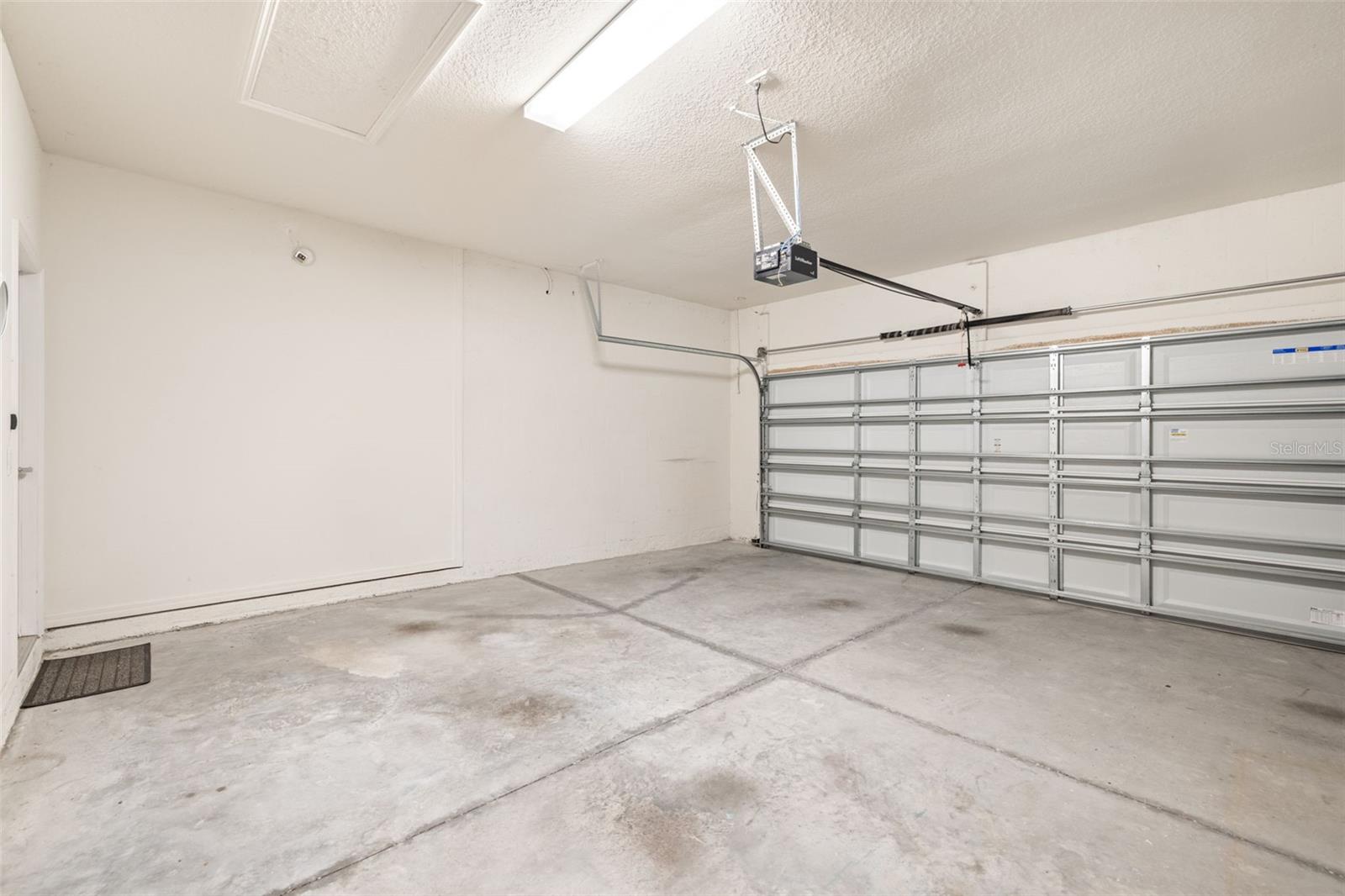 Image 35 of 39 For 13562 Paddington Way