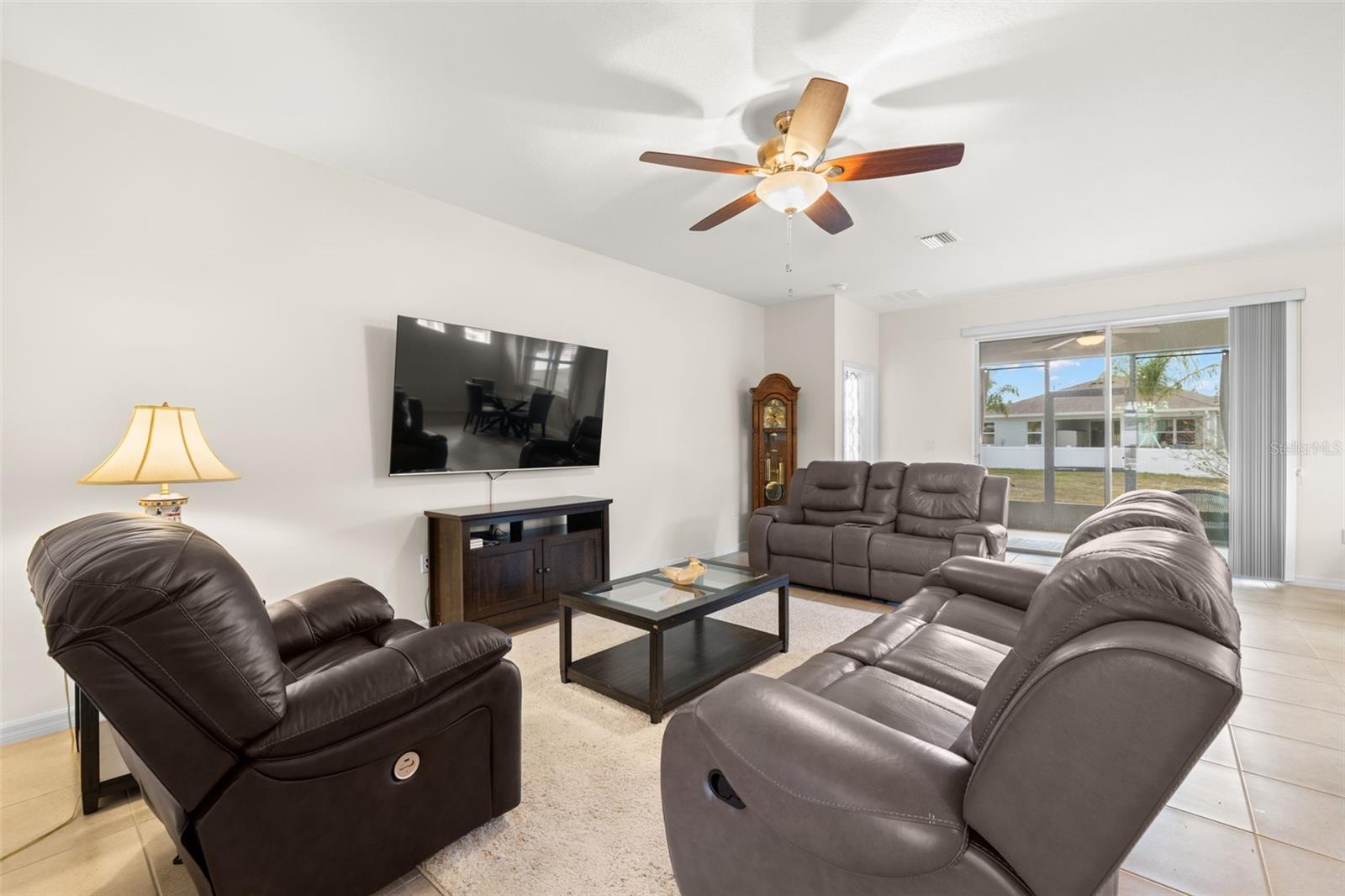 Image 4 of 39 For 13562 Paddington Way