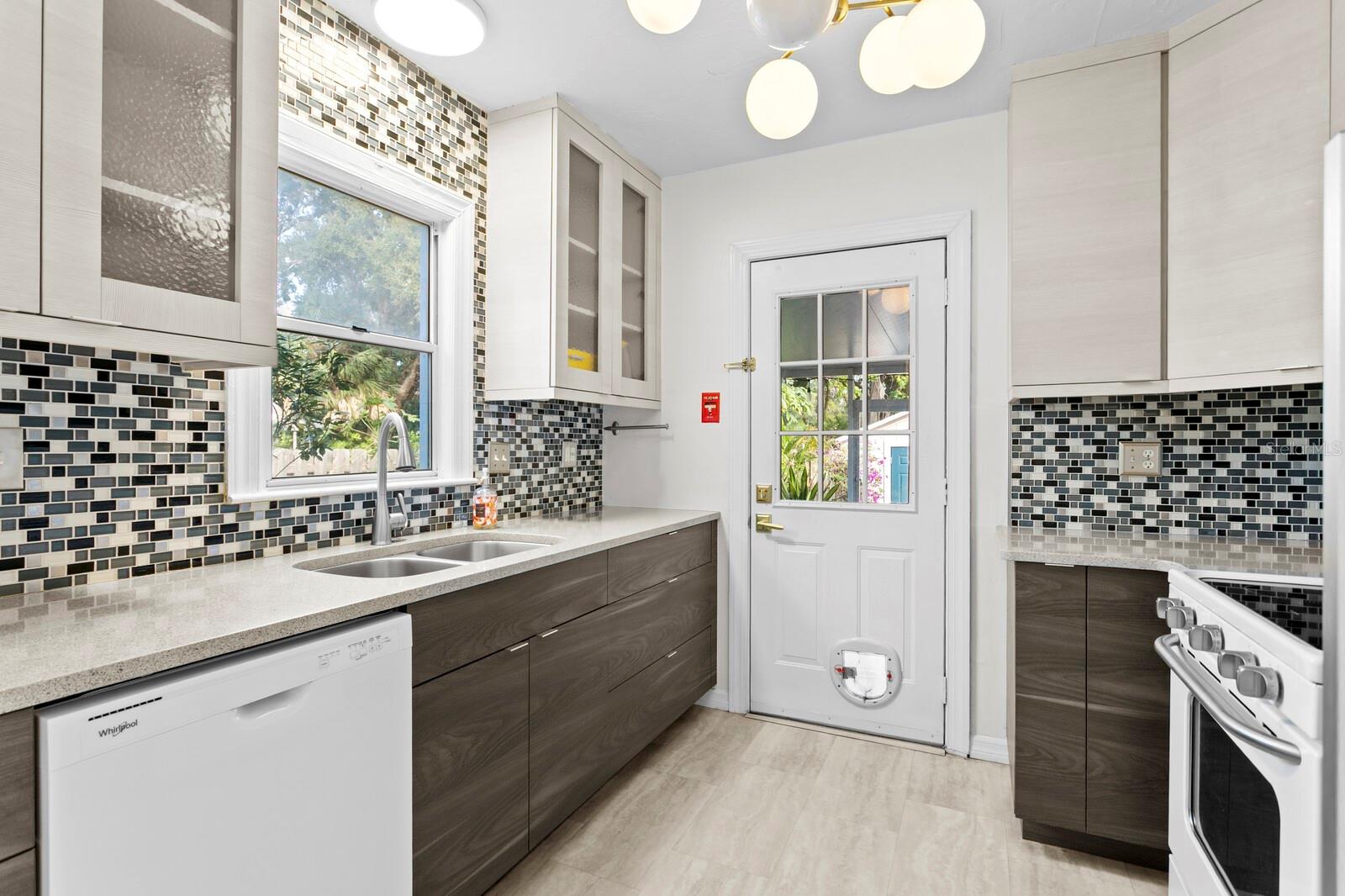 Image 10 of 41 For 1645 15th Street N