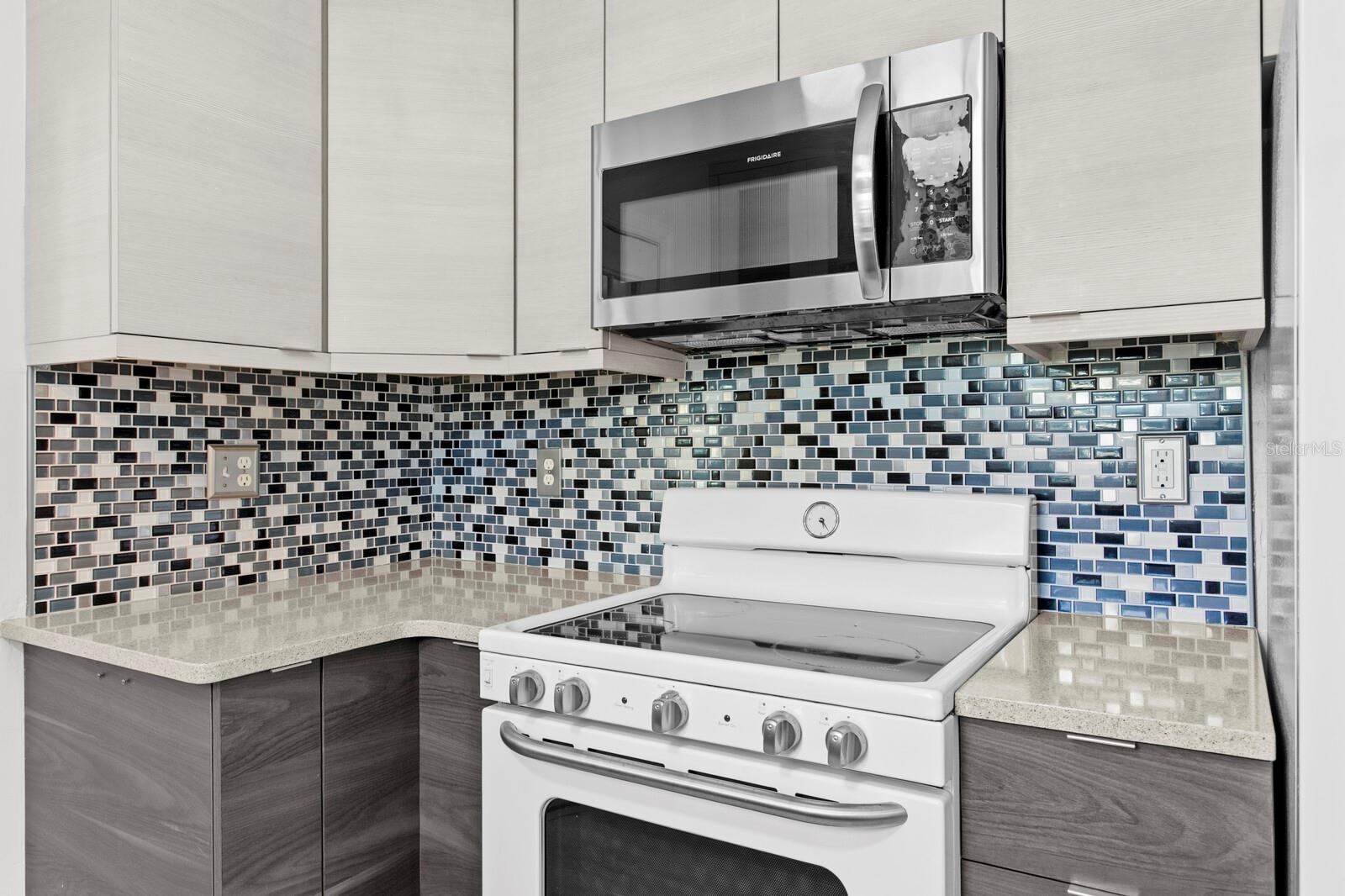 Image 12 of 41 For 1645 15th Street N