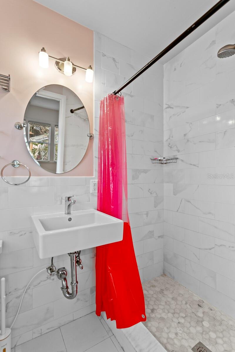 Image 19 of 41 For 1645 15th Street N