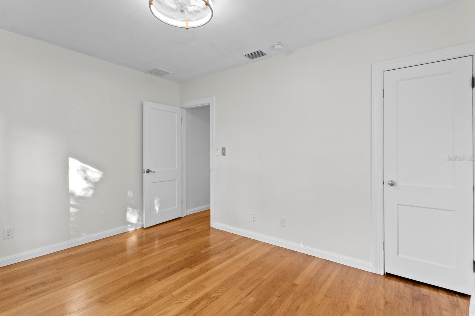 Image 20 of 41 For 1645 15th Street N