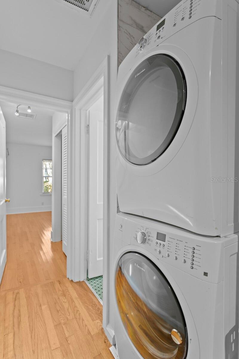 Image 23 of 41 For 1645 15th Street N