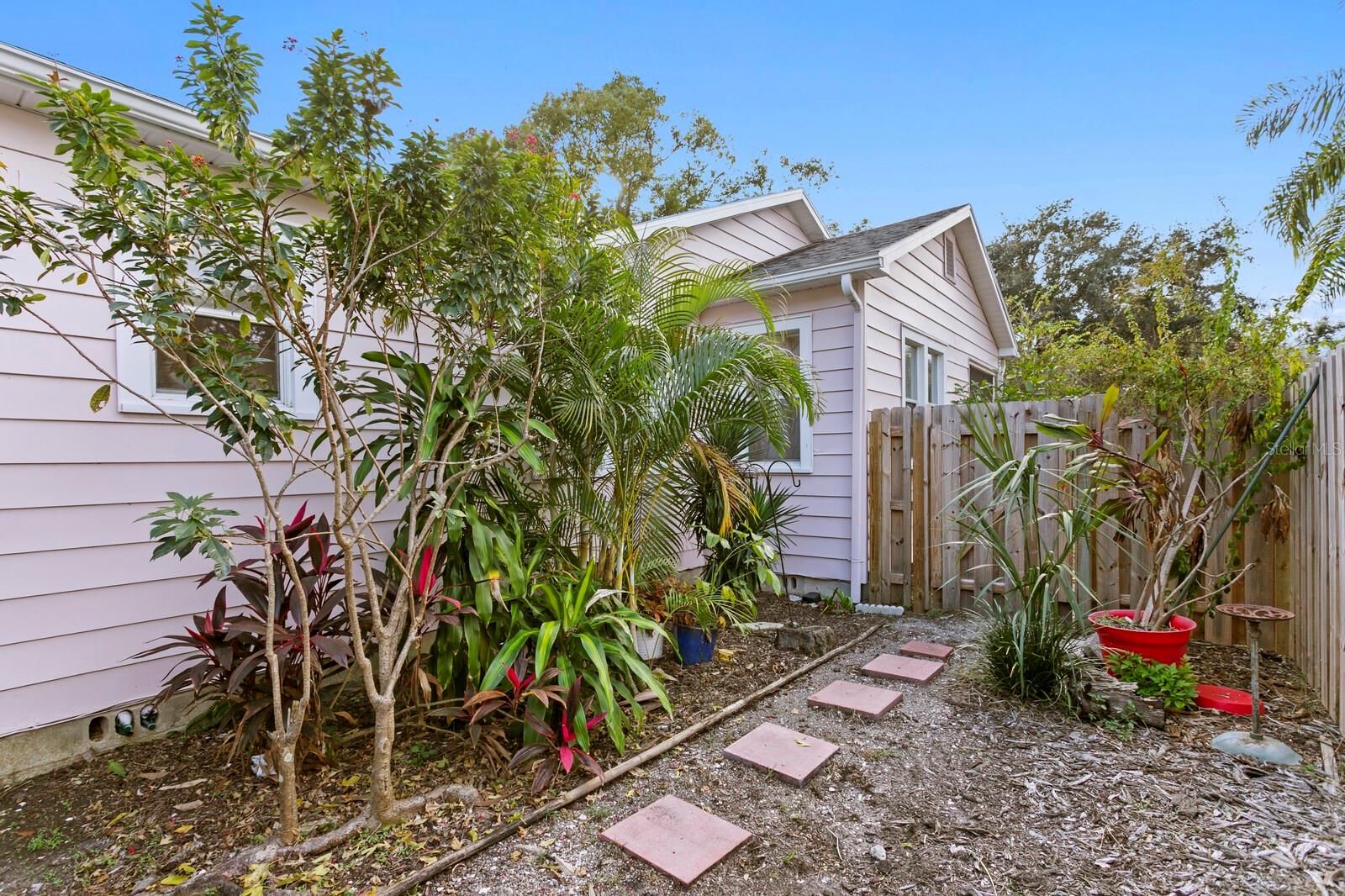 Image 34 of 41 For 1645 15th Street N