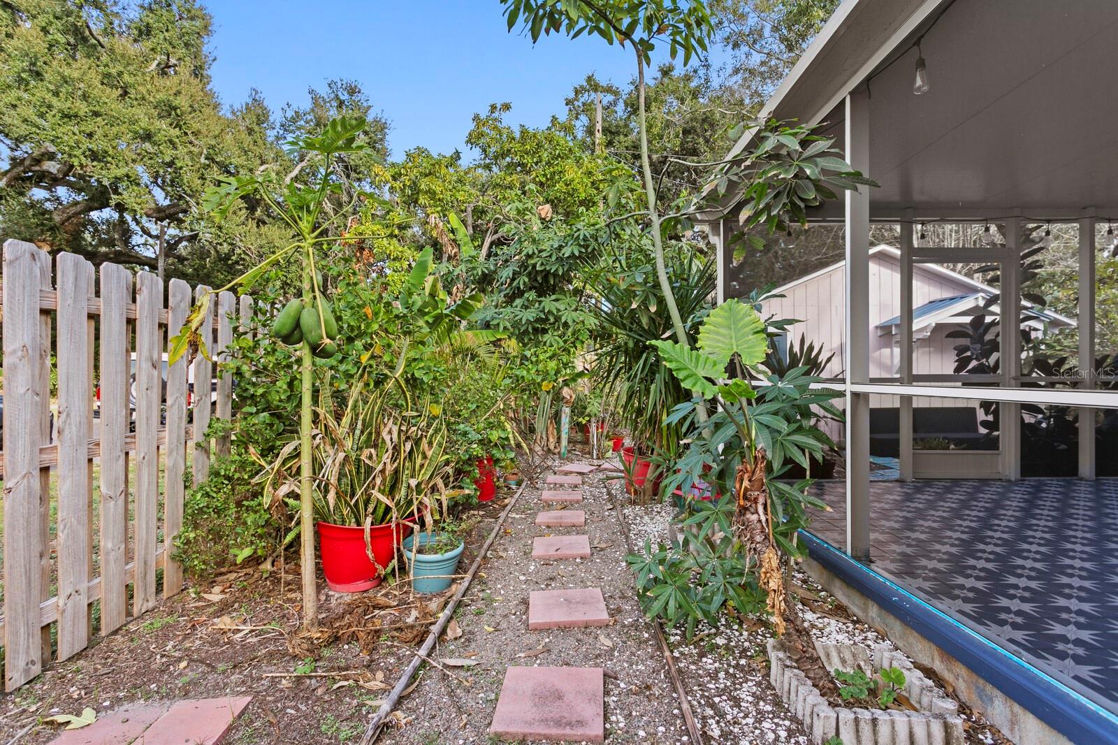 Image 35 of 41 For 1645 15th Street N