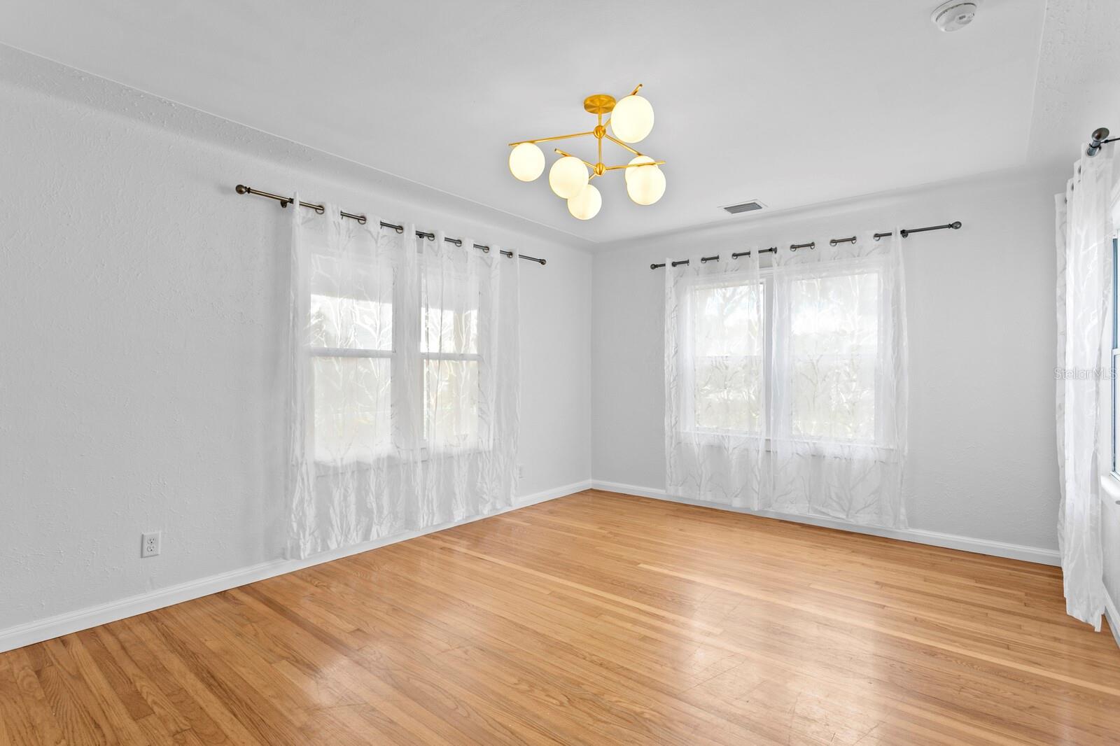 Image 5 of 41 For 1645 15th Street N