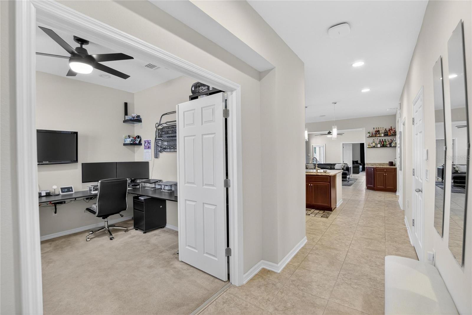 Listing photo id 11 for 10435 Alcon Blue Drive