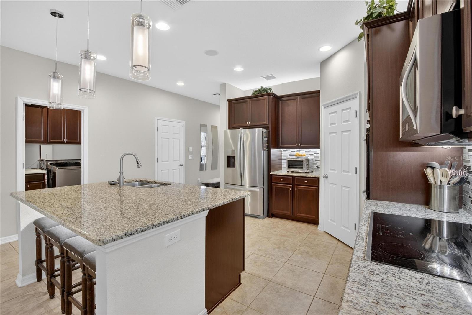 Listing photo id 26 for 10435 Alcon Blue Drive